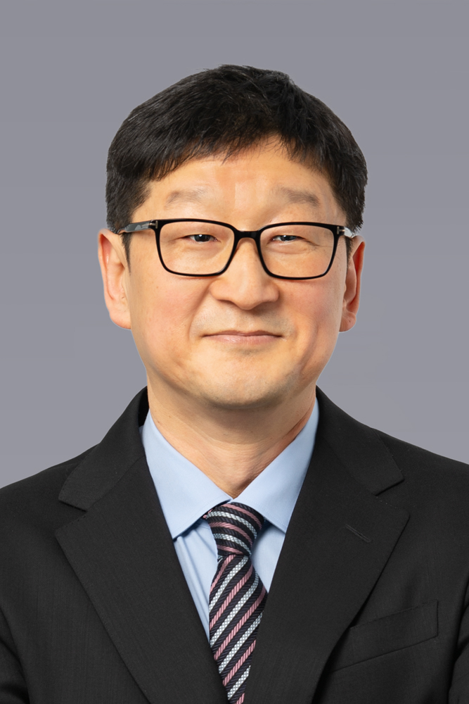 JohnKim_6183_Headshot_w